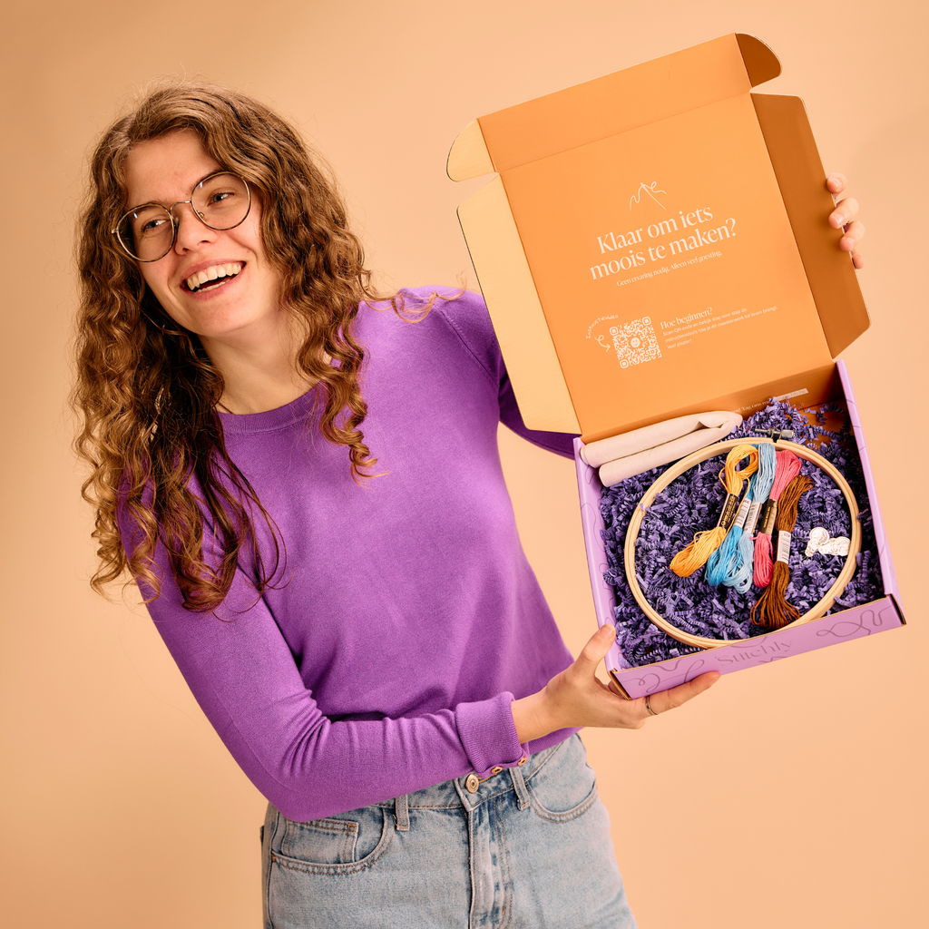 Jana met borduurbox